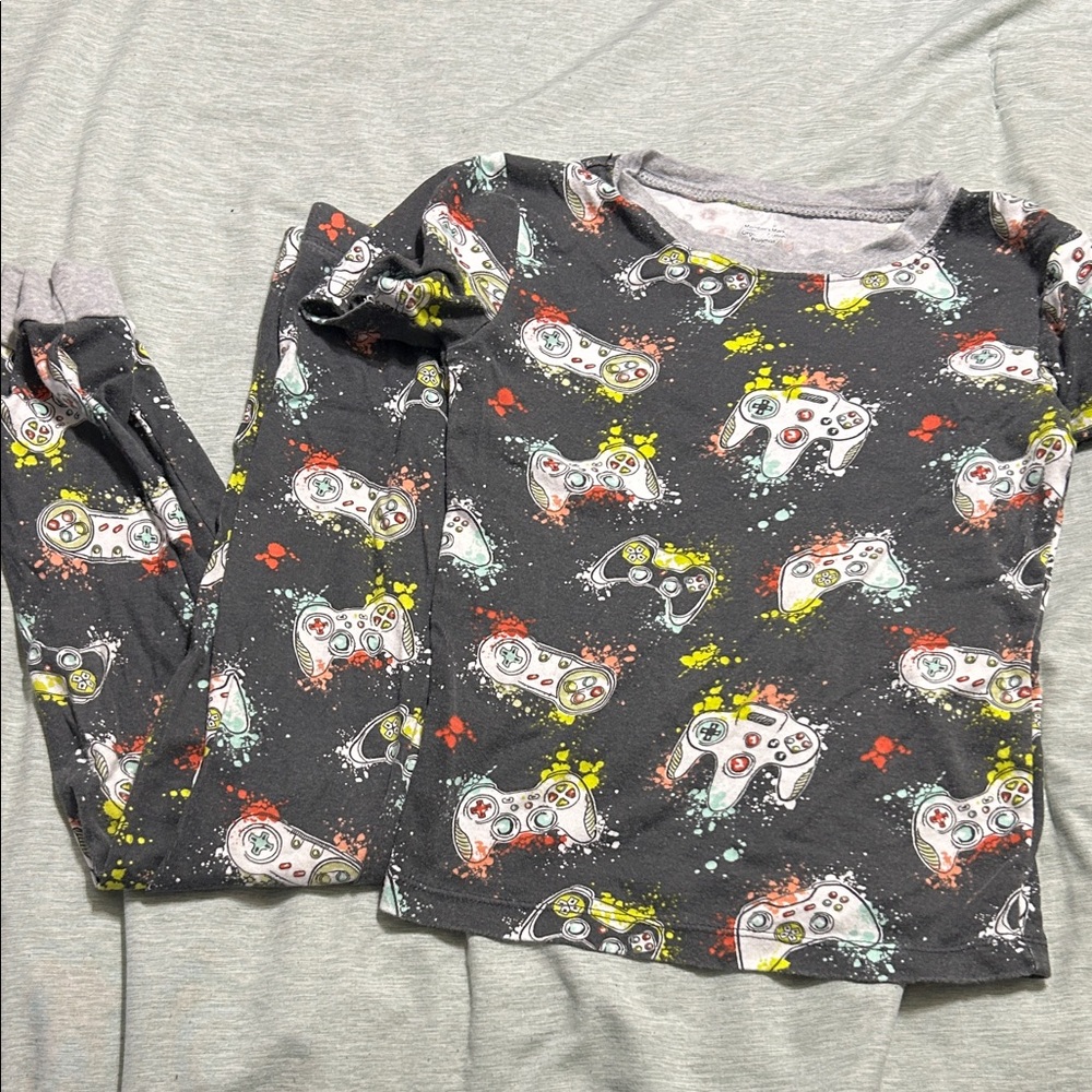 Member’s Mark Kids’ Organic Cotton Pajamas – Size 7, Video Game Controllers